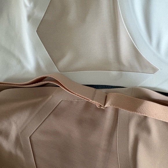 TWO BEIGE AND WHITE SIZE L HONEYLOVE CROSSOVER BRAS- TRIED ON! - Picture 4 of 6